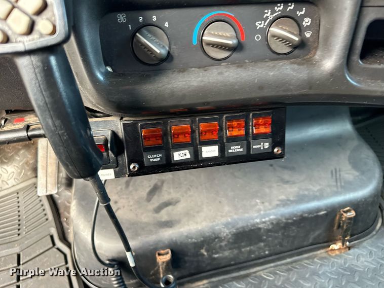 image for item MQ9477 2008 Chevrolet C5500  dump truck