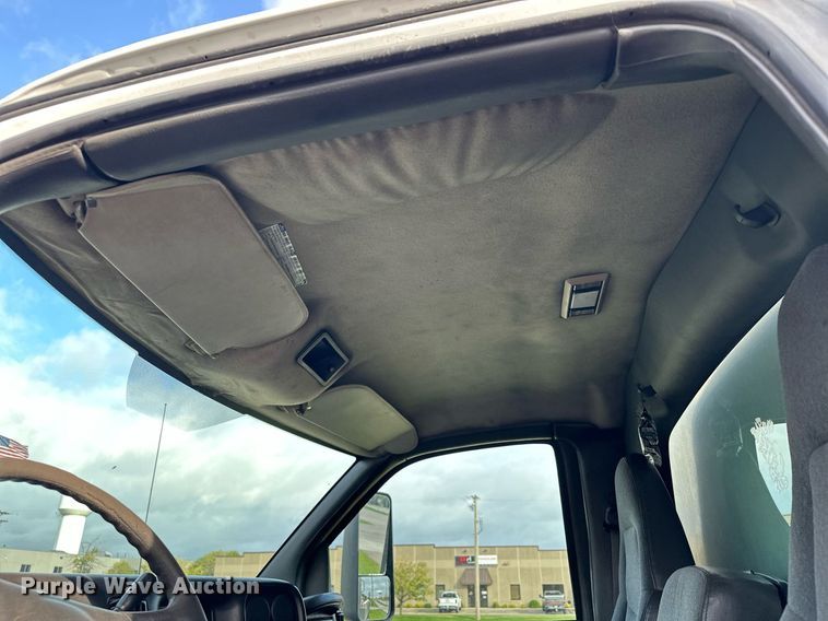 image for item MQ9477 2008 Chevrolet C5500  dump truck