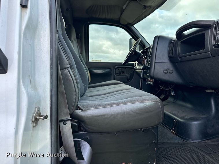 image for item MQ9477 2008 Chevrolet C5500  dump truck