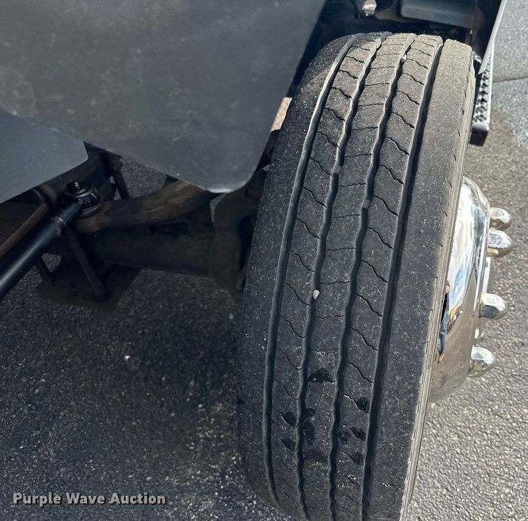 image for item MQ9477 2008 Chevrolet C5500  dump truck