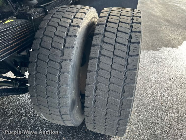 image for item MQ9477 2008 Chevrolet C5500  dump truck