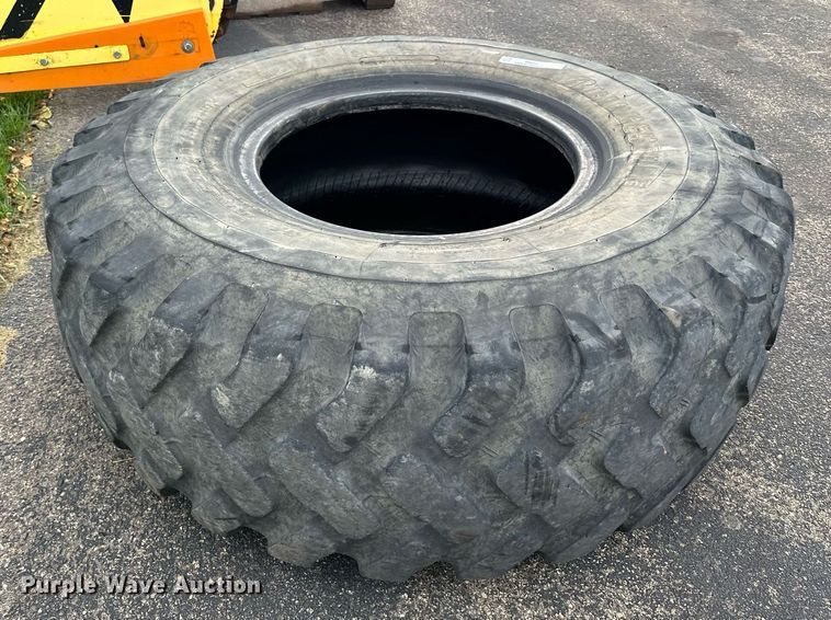 image for item MQ9479 (4) Bridgestone V-Steel Ultra Traction 20.5R25 tires