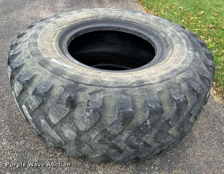 image for item MQ9479 (4) Bridgestone V-Steel Ultra Traction 20.5R25 tires