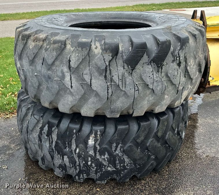 image for item MQ9479 (4) Bridgestone V-Steel Ultra Traction 20.5R25 tires