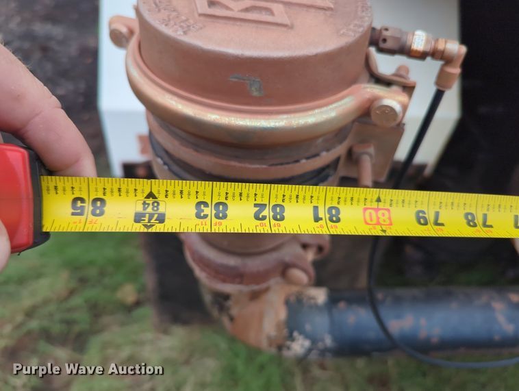 image for item MX9452 2000 Mack RD688S  water truck