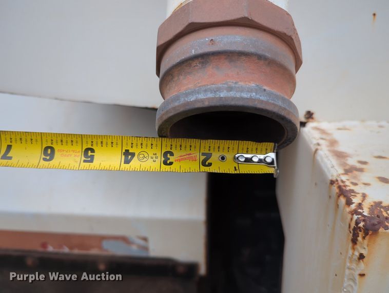 image for item MX9452 2000 Mack RD688S  water truck