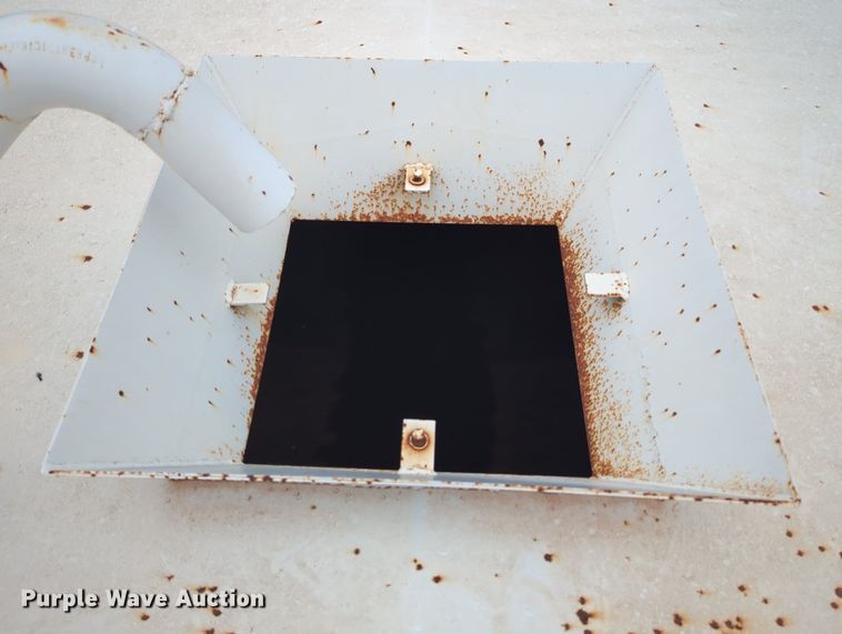 image for item MX9452 2000 Mack RD688S  water truck