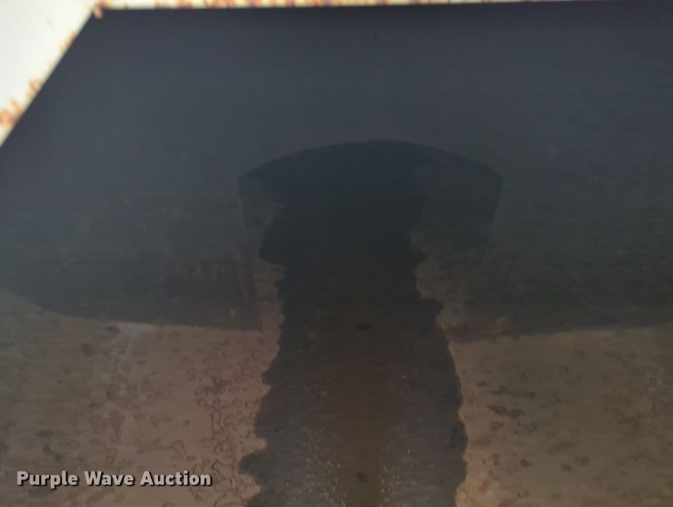 image for item MX9452 2000 Mack RD688S  water truck