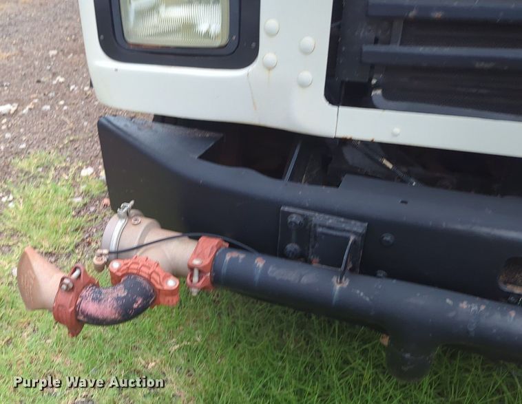 image for item MX9452 2000 Mack RD688S  water truck