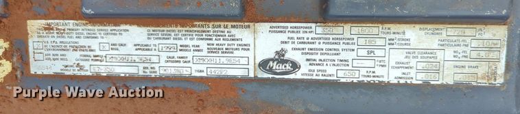 image for item MX9452 2000 Mack RD688S  water truck