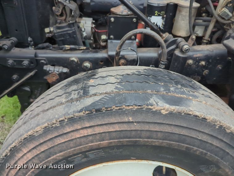 image for item MX9452 2000 Mack RD688S  water truck