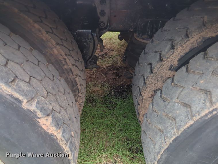 image for item MX9452 2000 Mack RD688S  water truck