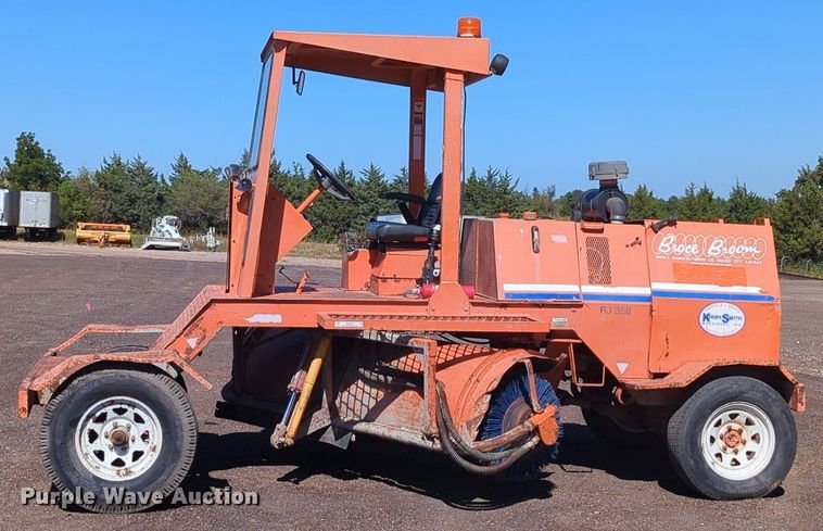 image for item MX9462 Broce RJ350  broom