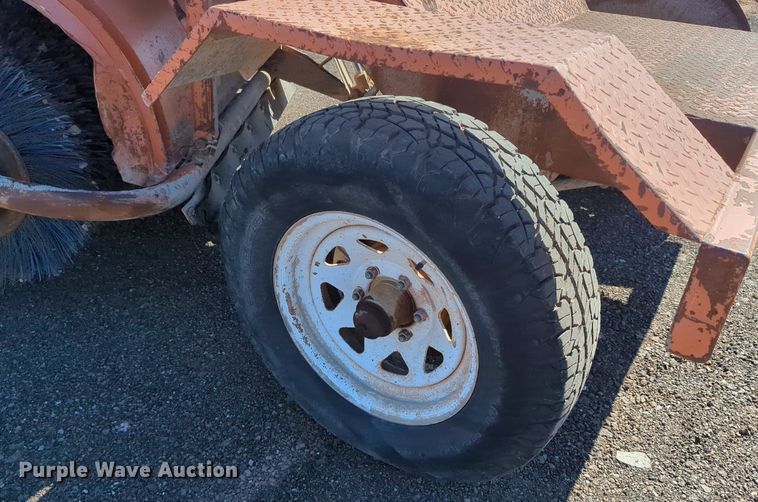 image for item MX9462 Broce RJ350  broom