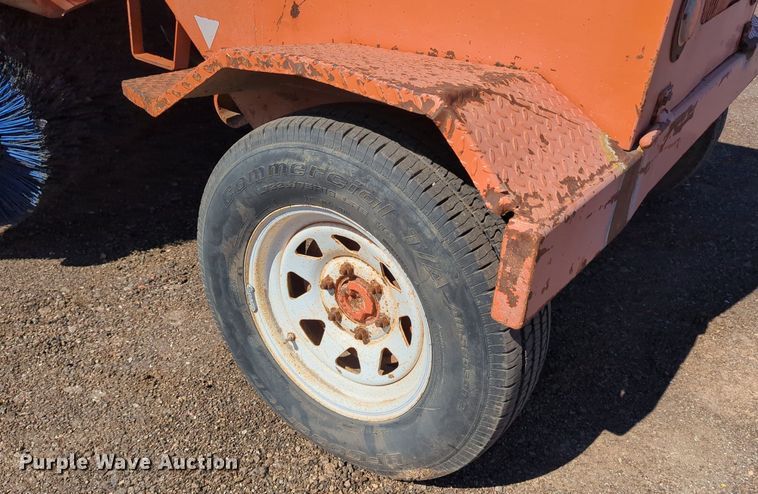 image for item MX9462 Broce RJ350  broom