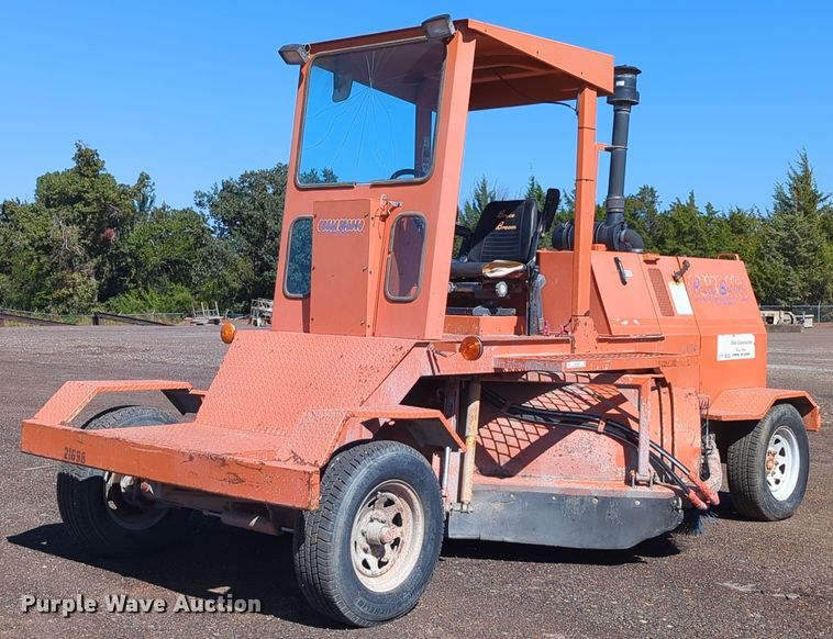 image for item MX9466 Broce KR350 broom