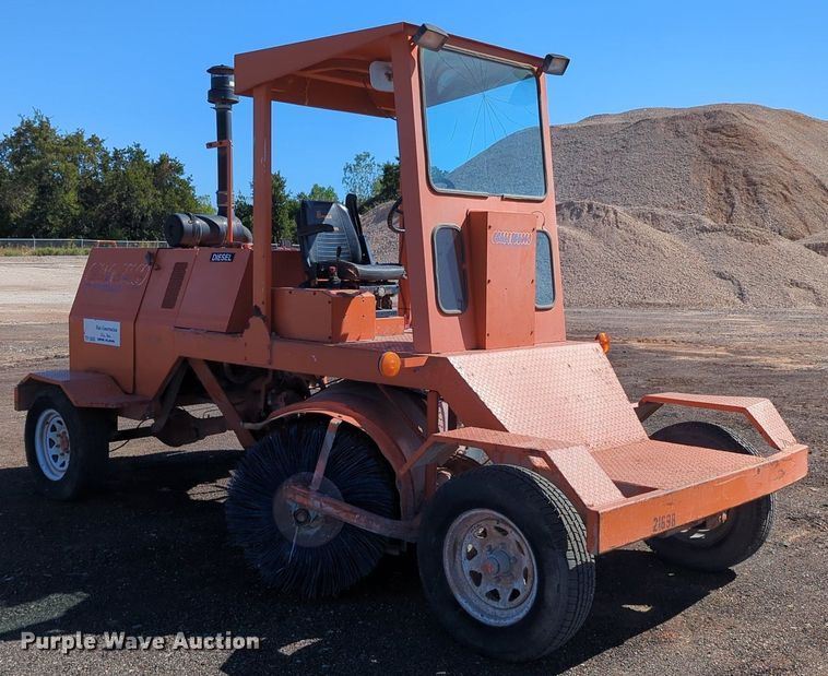 image for item MX9466 Broce KR350 broom