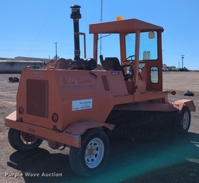 image for item MX9466 Broce KR350 broom