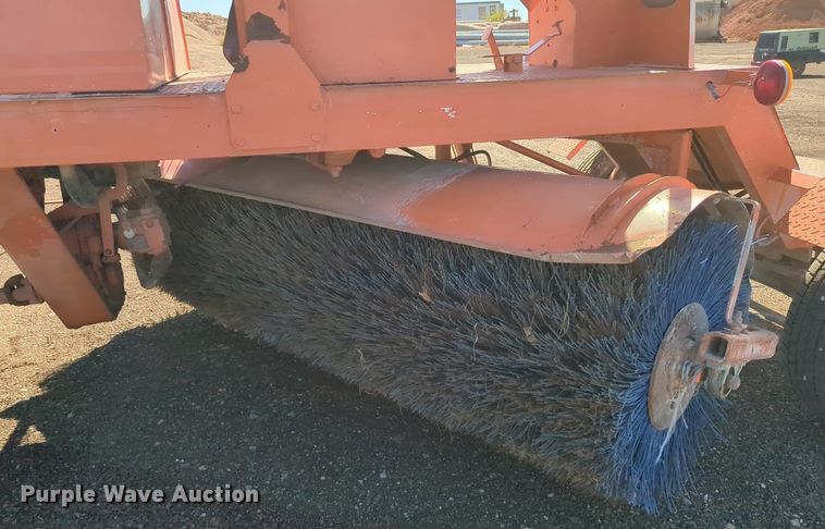 image for item MX9466 Broce KR350 broom