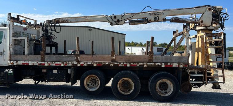 image for item NA9242 2001 International 2674  crane truck