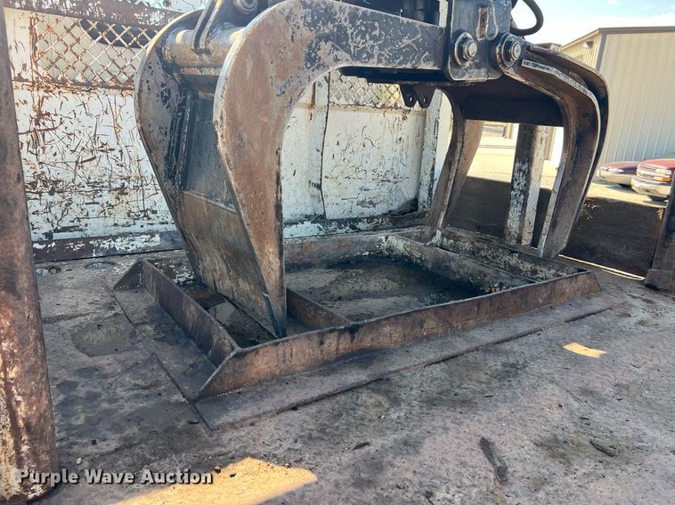 image for item NA9242 2001 International 2674  crane truck