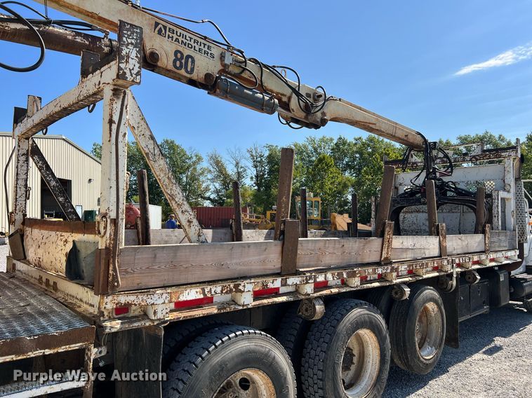 image for item NA9242 2001 International 2674  crane truck