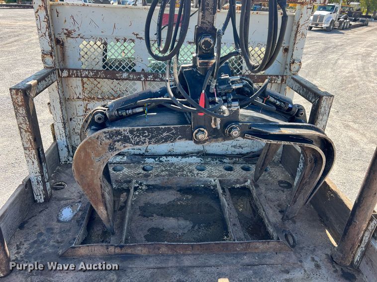 image for item NA9242 2001 International 2674  crane truck