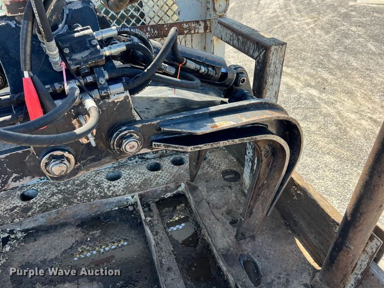 image for item NA9242 2001 International 2674  crane truck