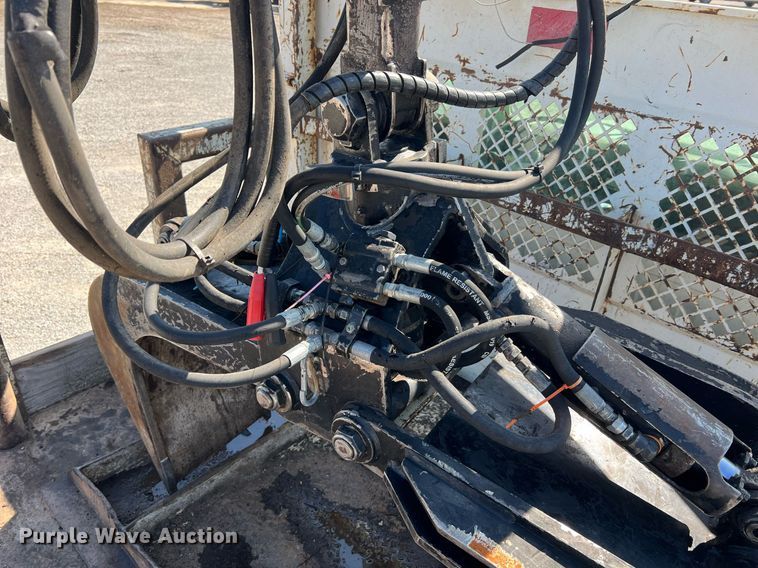 image for item NA9242 2001 International 2674  crane truck