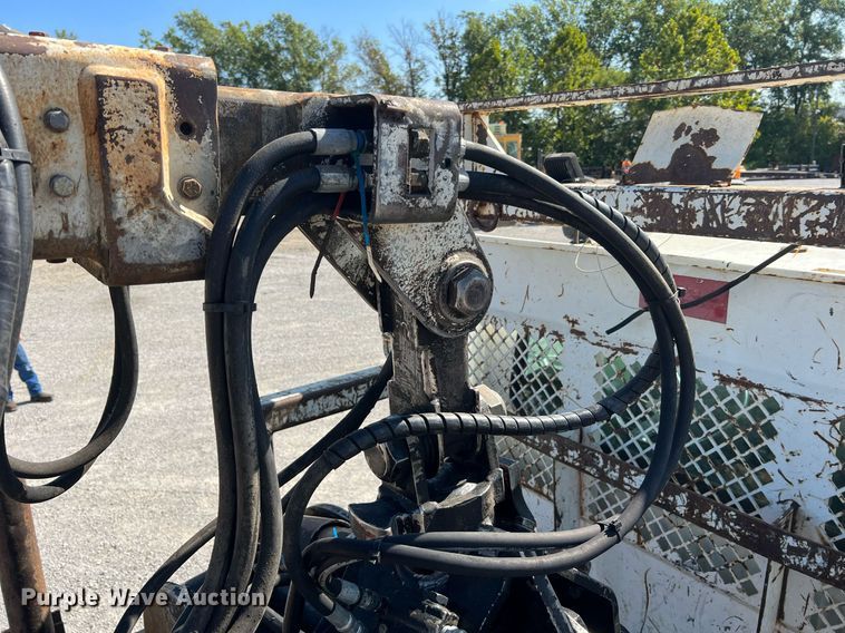 image for item NA9242 2001 International 2674  crane truck