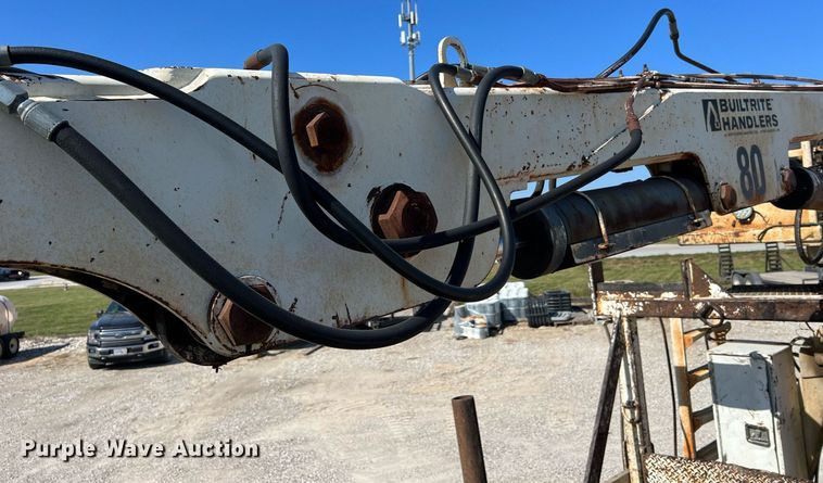 image for item NA9242 2001 International 2674  crane truck