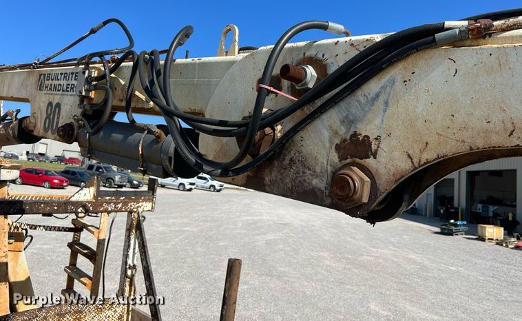 image for item NA9242 2001 International 2674  crane truck