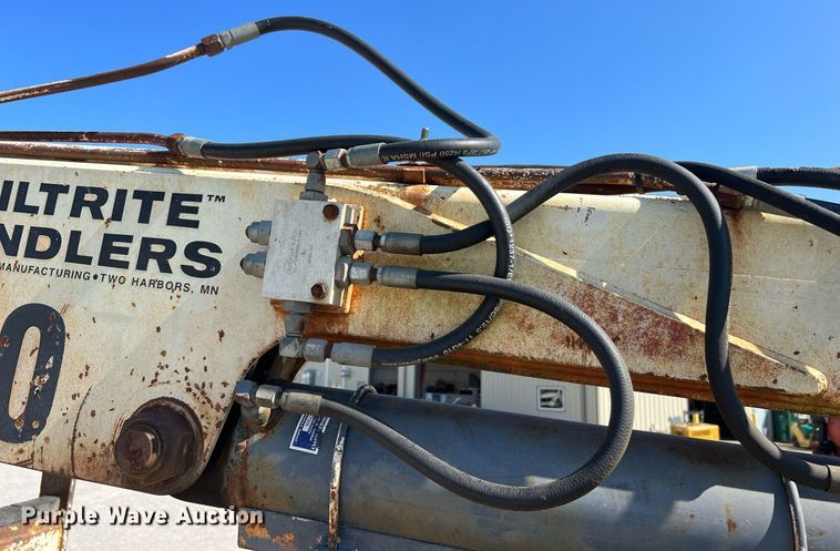 image for item NA9242 2001 International 2674  crane truck