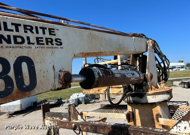 image for item NA9242 2001 International 2674  crane truck