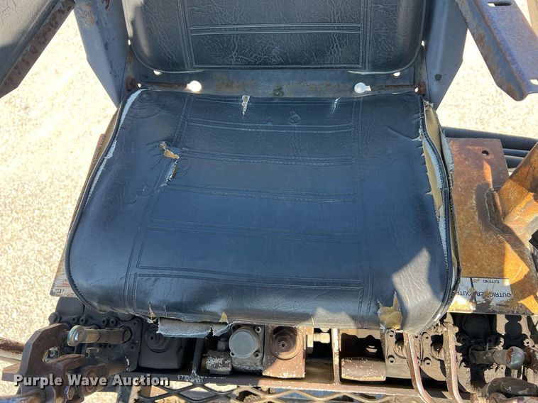 image for item NA9242 2001 International 2674  crane truck