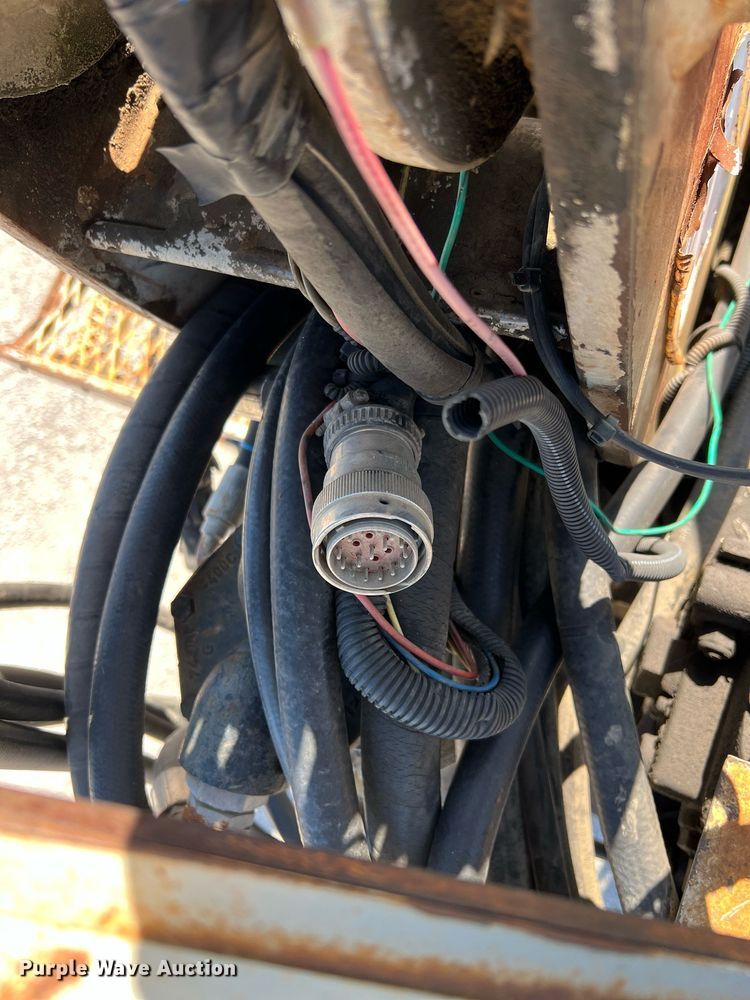 image for item NA9242 2001 International 2674  crane truck