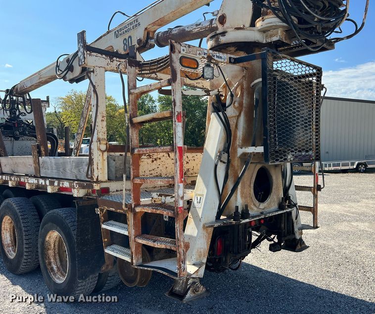 image for item NA9242 2001 International 2674  crane truck