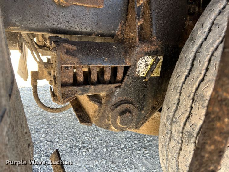 image for item NA9242 2001 International 2674  crane truck