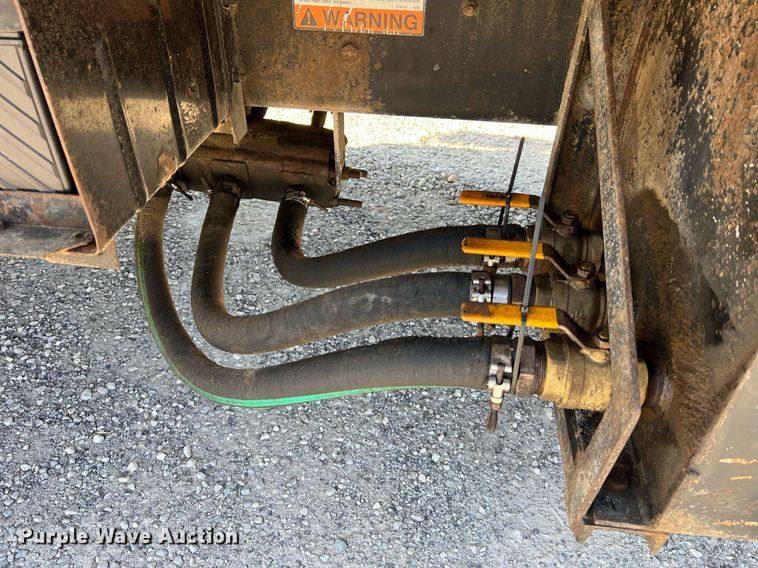 image for item NA9242 2001 International 2674  crane truck