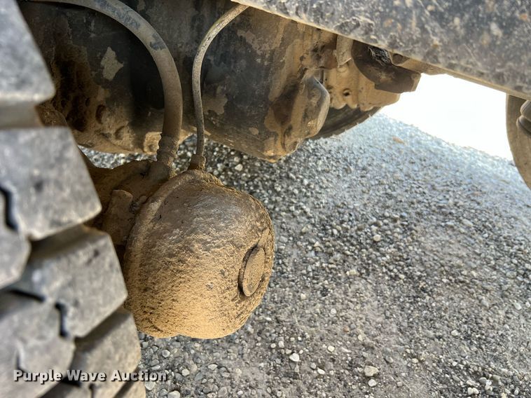 image for item NA9242 2001 International 2674  crane truck