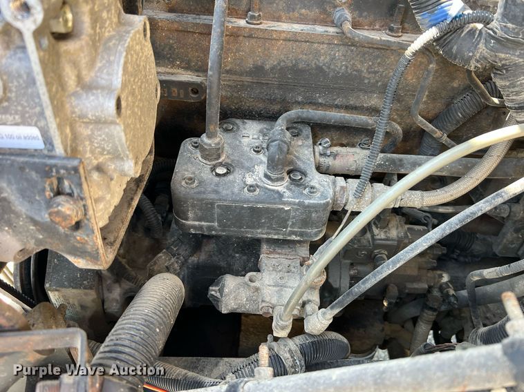 image for item NA9242 2001 International 2674  crane truck