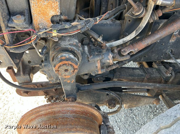 image for item NA9242 2001 International 2674  crane truck