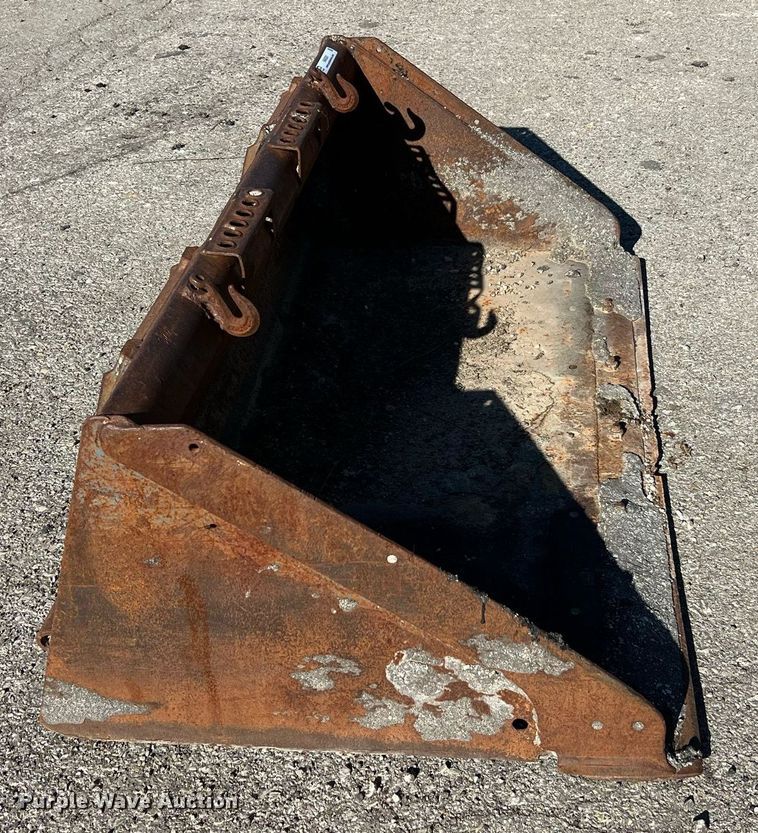 image for item NA9281 Bobcat skid steer bucket