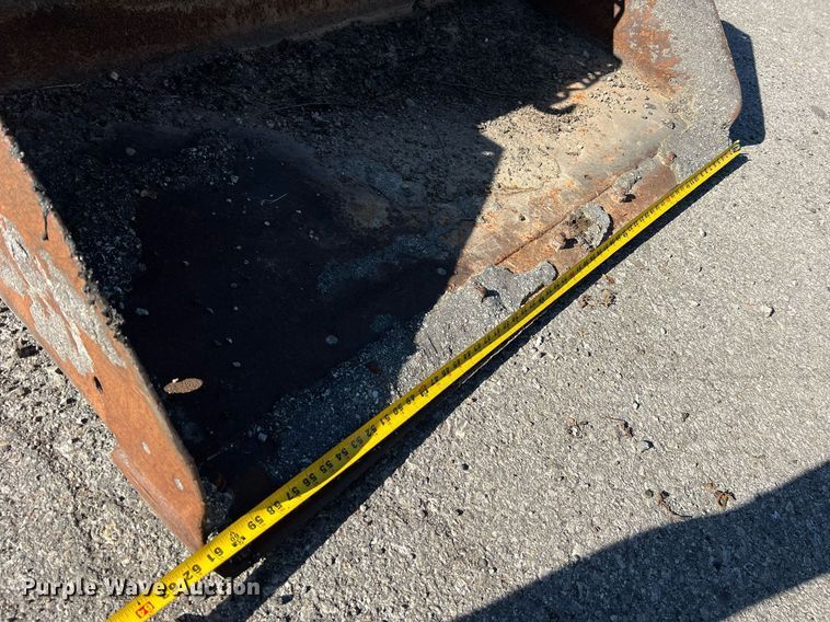 image for item NA9281 Bobcat skid steer bucket