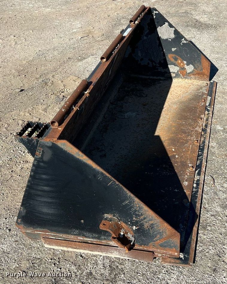 image for item NA9284 Skid steer bucket