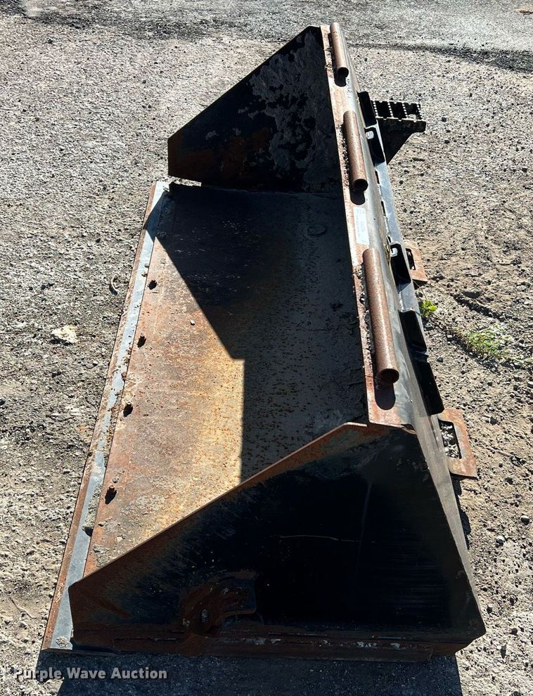 image for item NA9284 Skid steer bucket