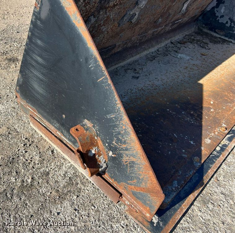 image for item NA9284 Skid steer bucket