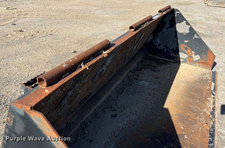 image for item NA9284 Skid steer bucket