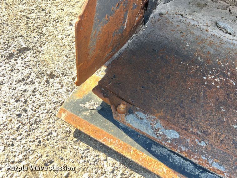 image for item NA9284 Skid steer bucket