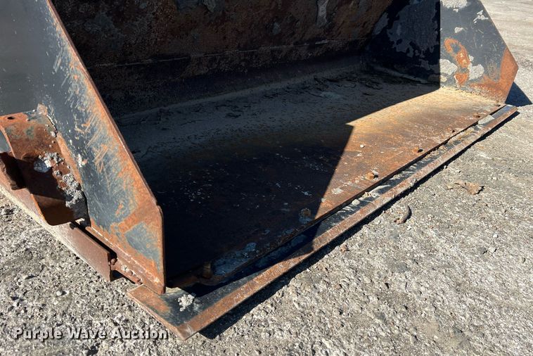 image for item NA9284 Skid steer bucket